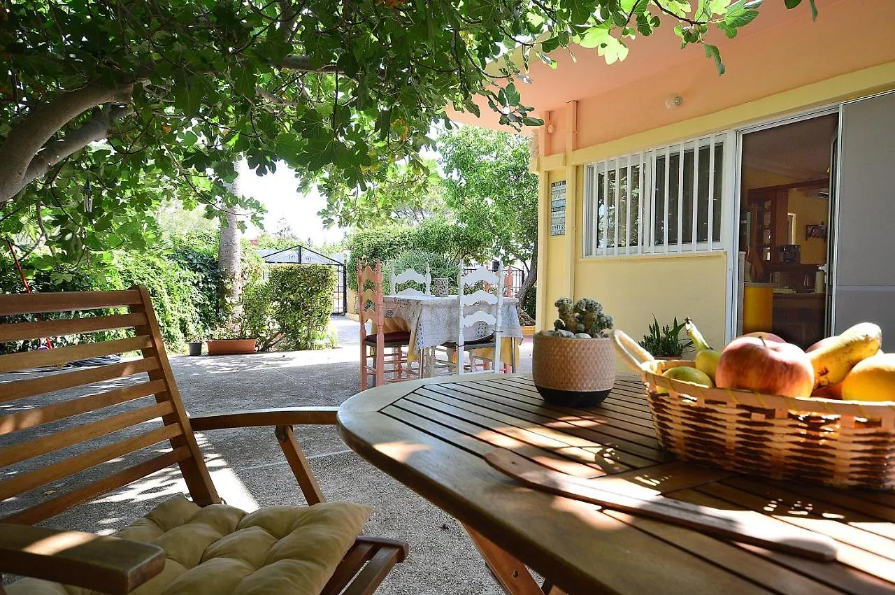 Lush Holiday Home Kathiana Country house